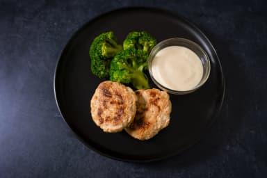 Chicken burger with broccoli