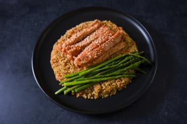 Bbq pork with quinoa and asparagus