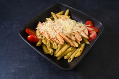 Pasta with pesto chicken
