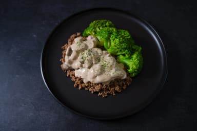 Beef stroganoff and broccoli